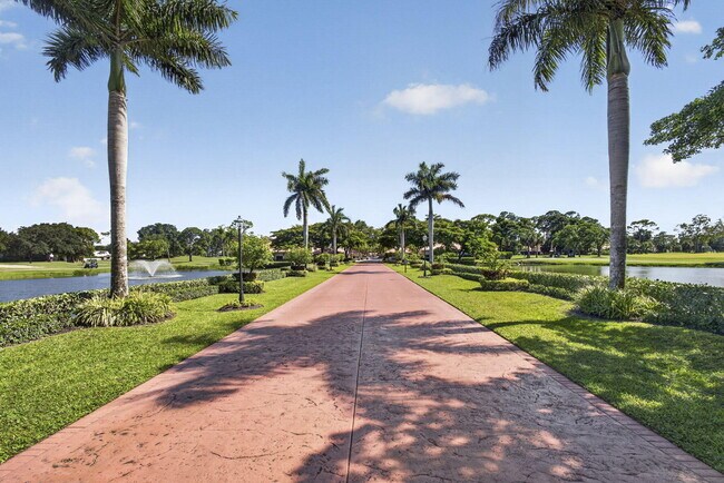 Building Photo - 259 Old Meadow Way