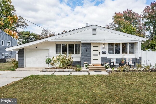 Building Photo - 325 Juniper Dr