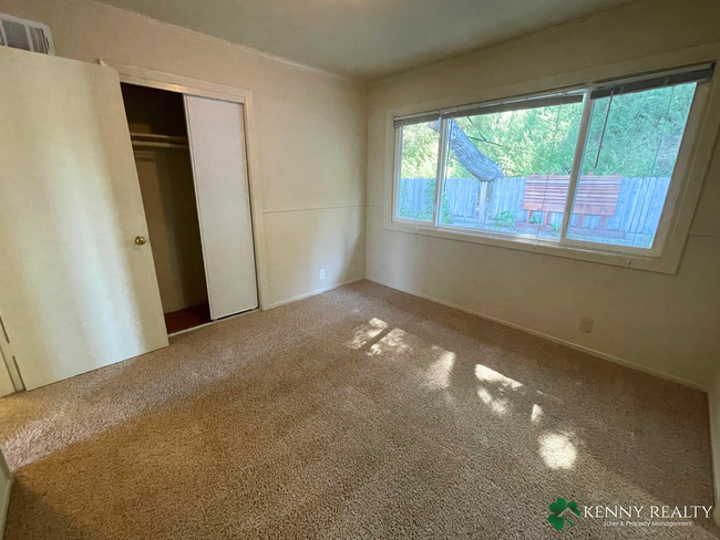 Building Photo - 3 Bedroom, 2.5 Bath Home in San Mateo near...