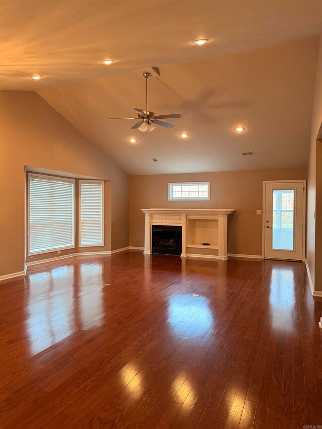 Building Photo - 31 Enclave Cir