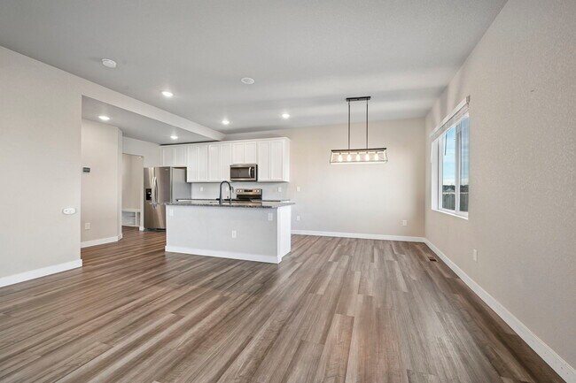 Building Photo - 11197 House Finch Ln
