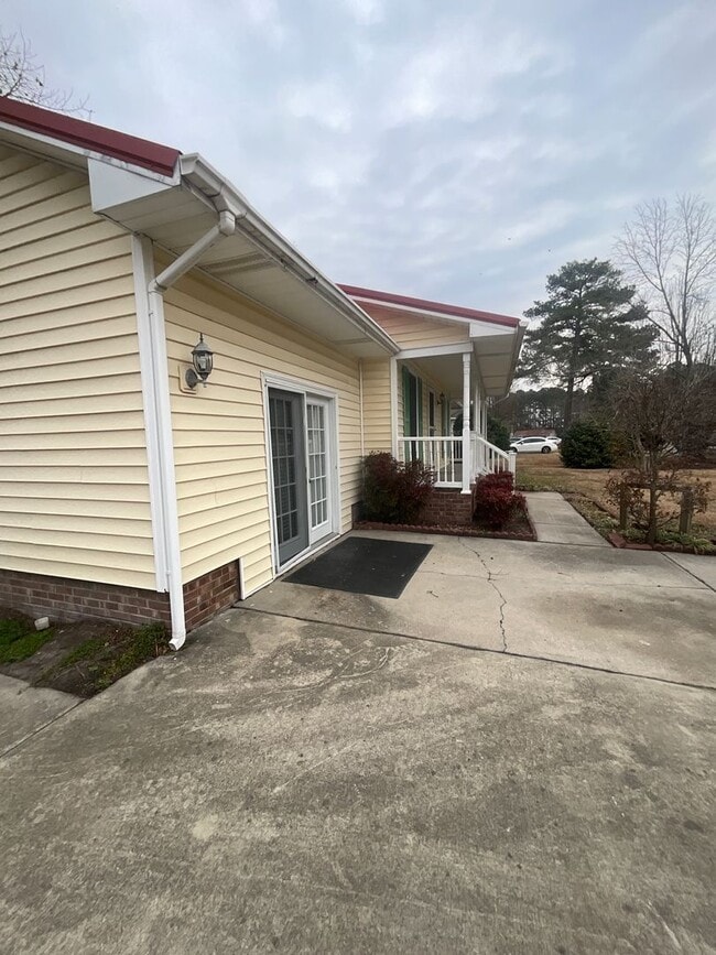 Building Photo - 4326 Bridge St