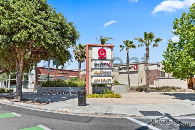 Building Photo - 715 Mystic Topaz Loop