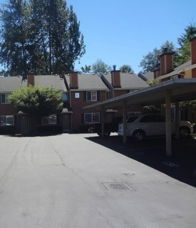 Building Photo - 1Bd/1.5Ba Everett Townhouse