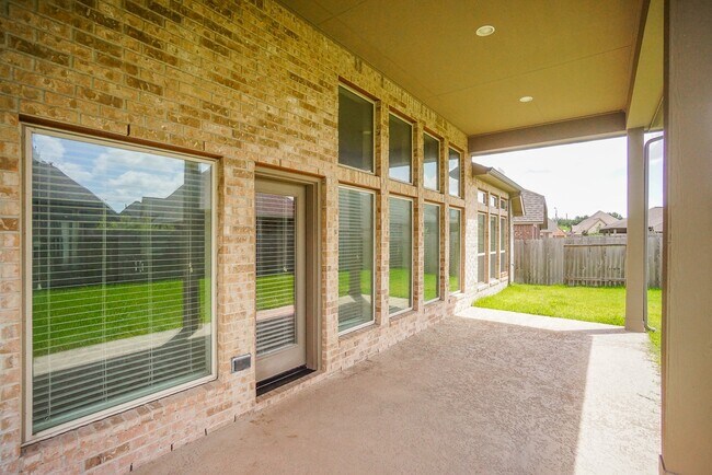 Building Photo - 1215 Watercrest Park Ln