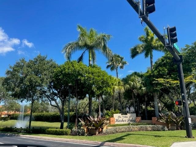 Building Photo - 4903 N Harbor Isles Dr