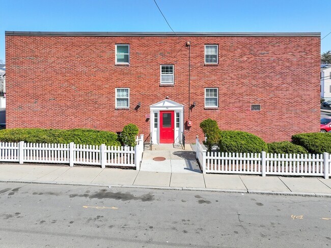 Building Photo - 74 Springvale Ave