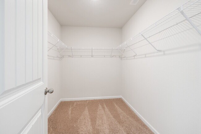 Building Photo - 2110 Briar Run Dr