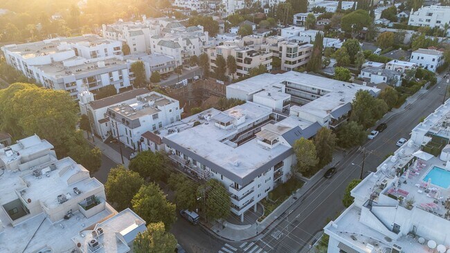 Building Photo - Fully remodeled 2BR/2BA Condo in prime West Hollywood!