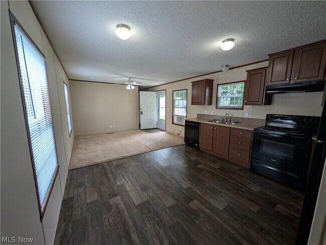 Building Photo - 240 Cherry Bottom Glen