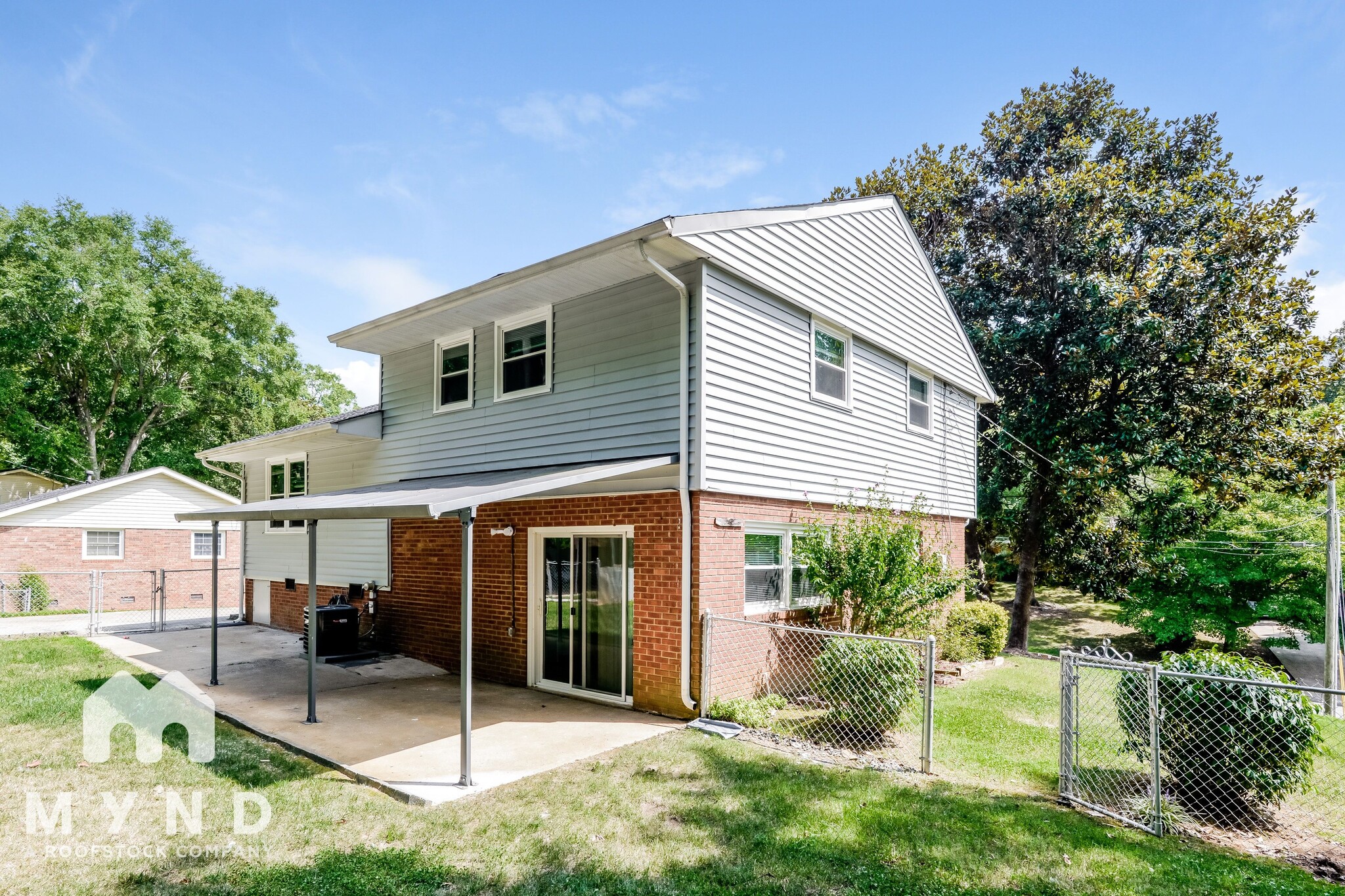 Building Photo - 1530 Ridgewood Dr