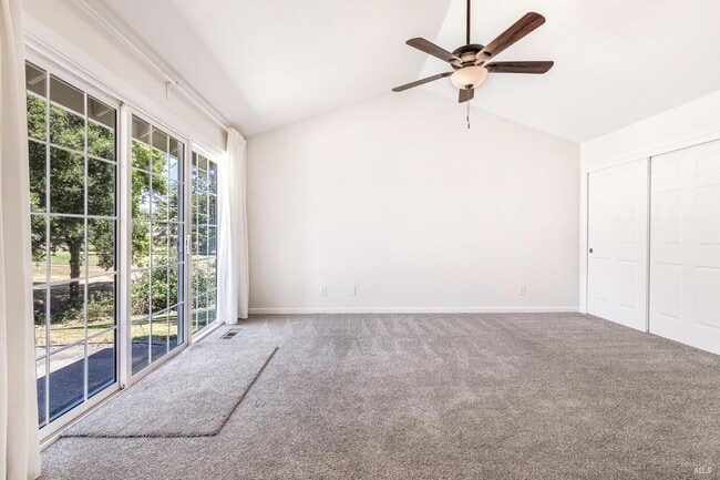 Building Photo - Welcome to your dream home in Oakmont, a v...
