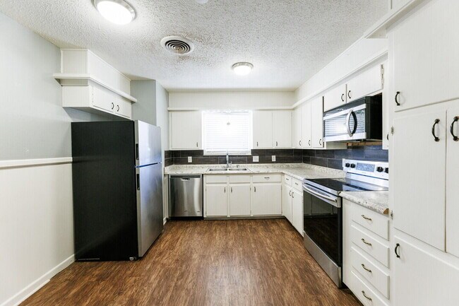 Building Photo - 5426 25th St