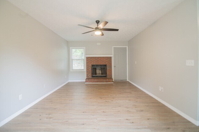 Building Photo - 5451 Minnie Lee Dr