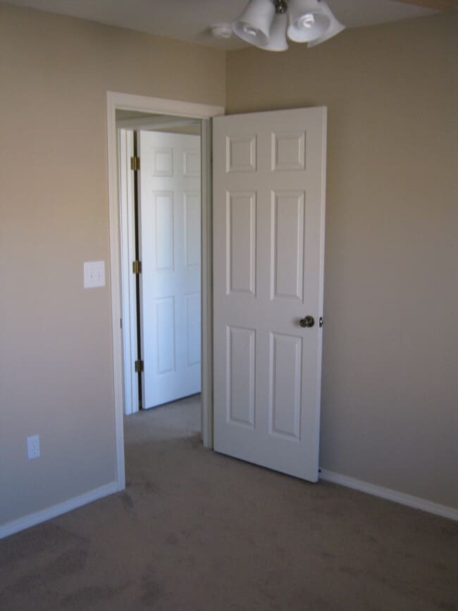 Building Photo - 1003 Mineral Way