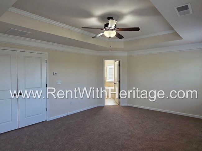 Building Photo - ABSOLUTELY BEAUTIFUL 5 BEDROOM/ 4.5 BATH HOME YOU DONT WANT TO MISS.