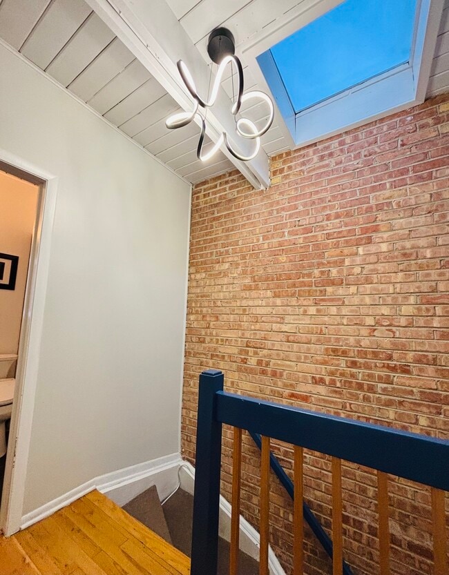 Building Photo - 1630 N Sedgwick St