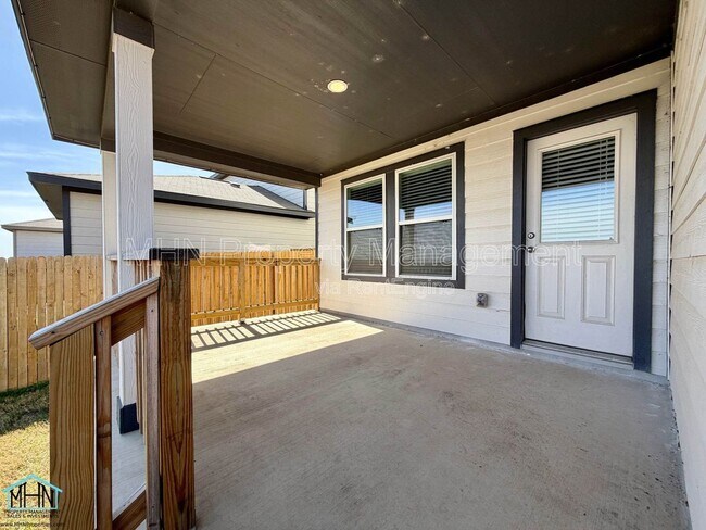 Building Photo - 11151 Hollinger Cir