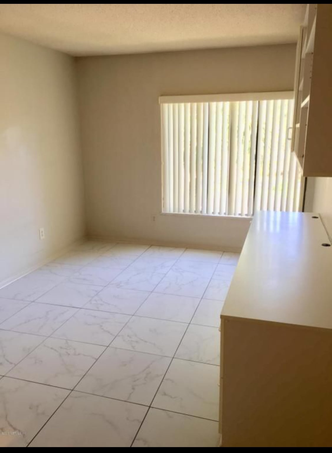 BR 3 - 7769 Las Palmas Way