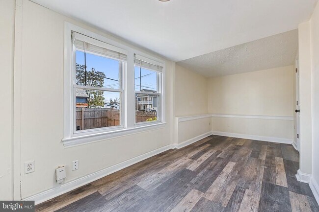 Building Photo - 1615 Grange Rd