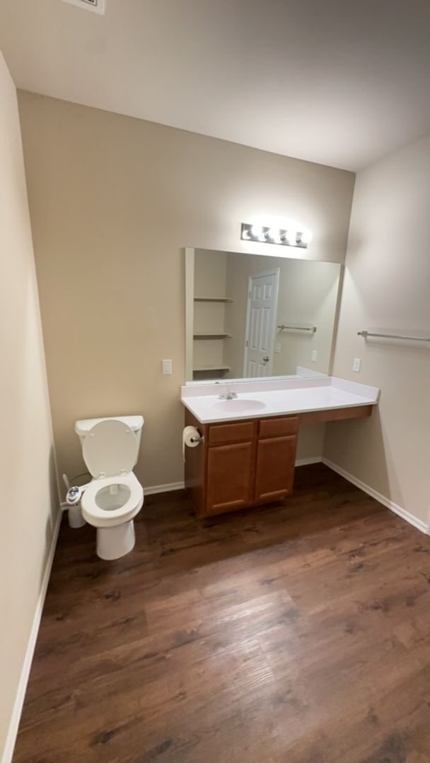 Building Photo - Spacious 4 Bedroom 2.5 Bathroom Home in Piedmont Schools