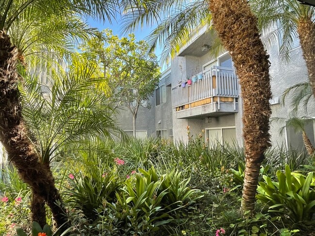 Building Photo - 1410 Wellesley Ave