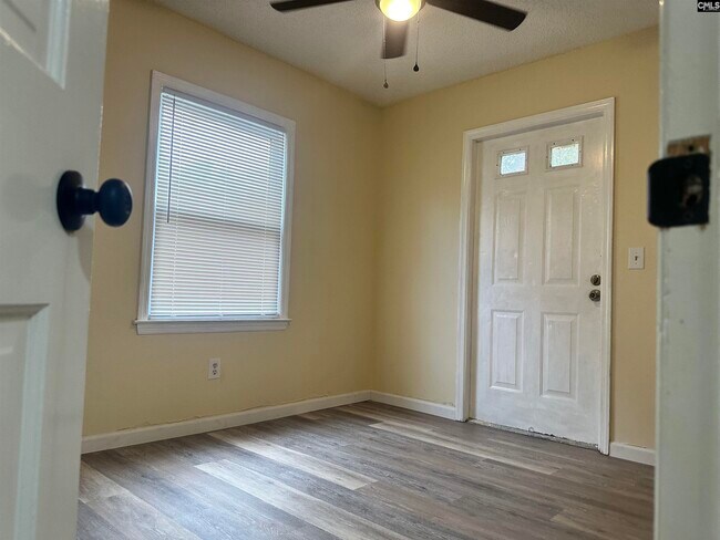 Building Photo - 1707-1707 Stahl St