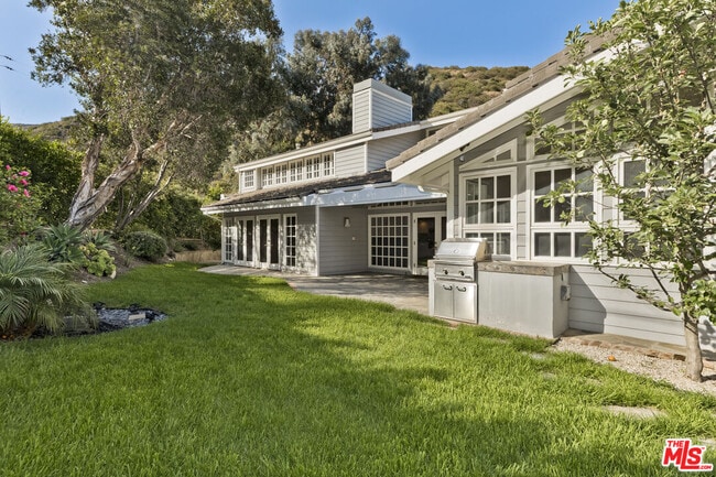 Building Photo - 1277 N Norman Pl