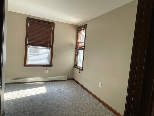 Building Photo - 118 Aiken Ave