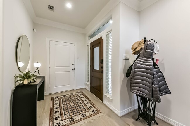 Building Photo - 4515 Lillian St