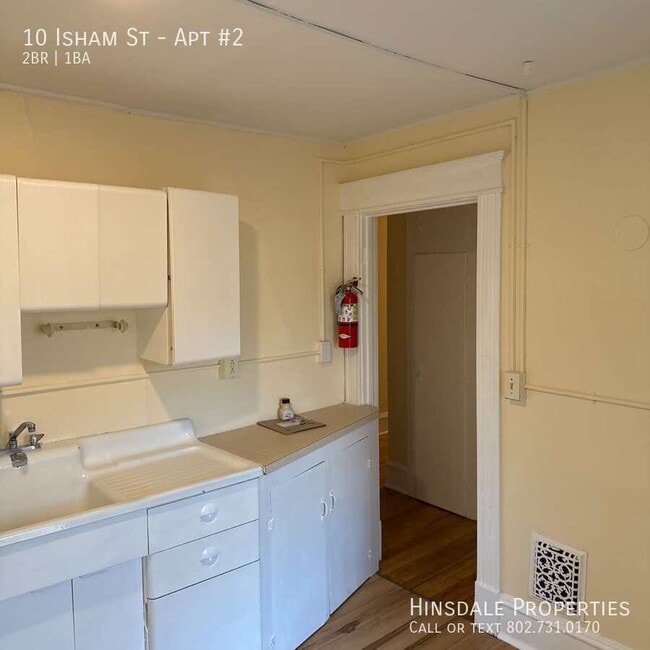 Building Photo - 10 Isham St