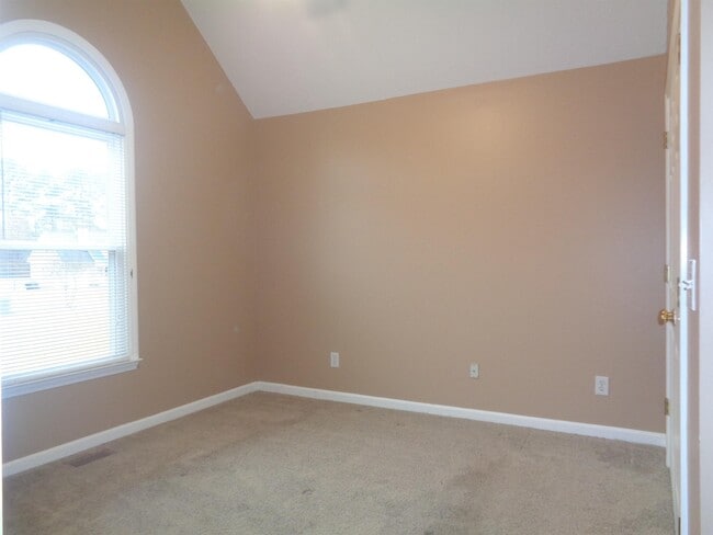 Building Photo - 1400 Squire Ridge Dr