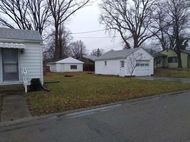 Building Photo - 3 bedroom