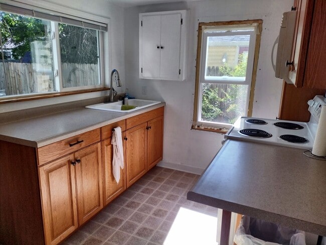 Kitchen. Window is being replaced. - 1837 Sheridan St