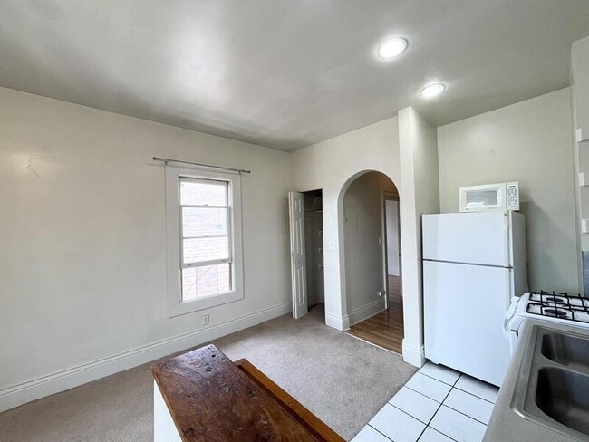 Building Photo - 512-514-514 E 500 S