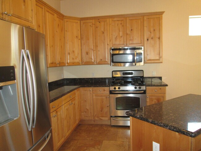 Building Photo - Unfurnished, 1-year long-term rental