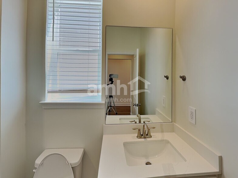 Building Photo - 3662 Creek View Cir