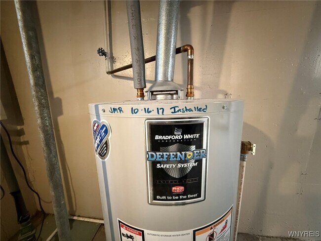 Building Photo - 6 Towerwood Rd