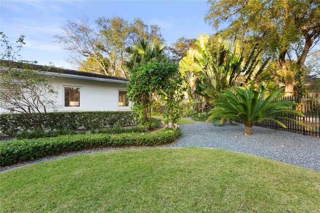 Building Photo - 600 San Lorenzo Ave