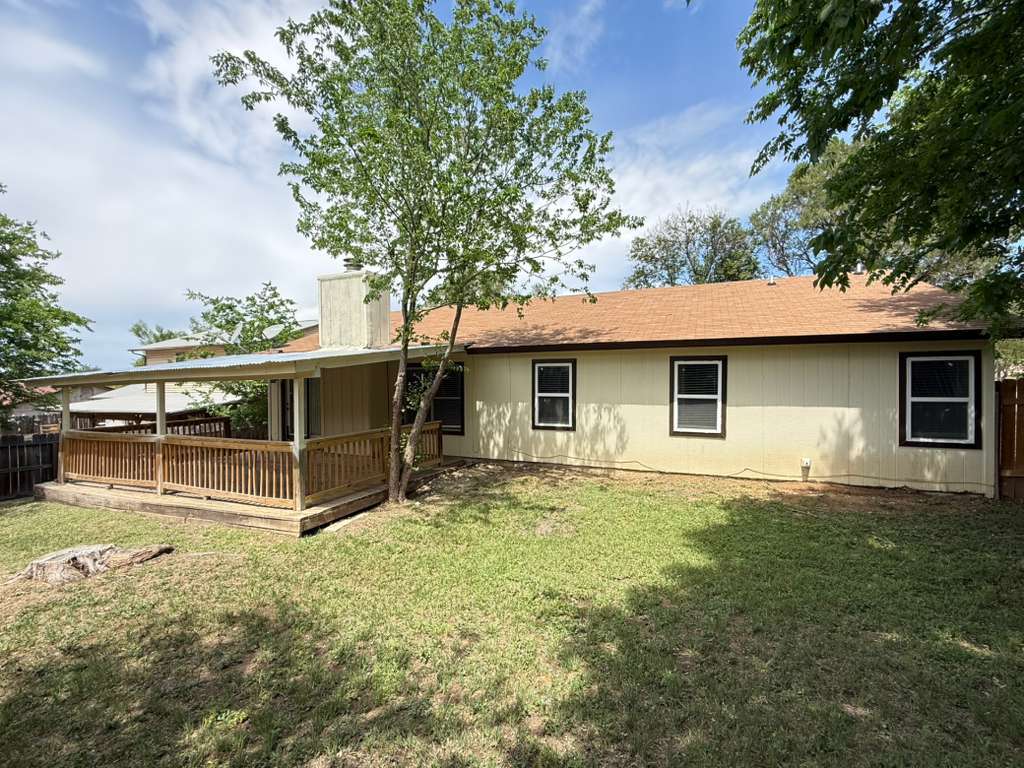 Building Photo - 5822 Lake Wind