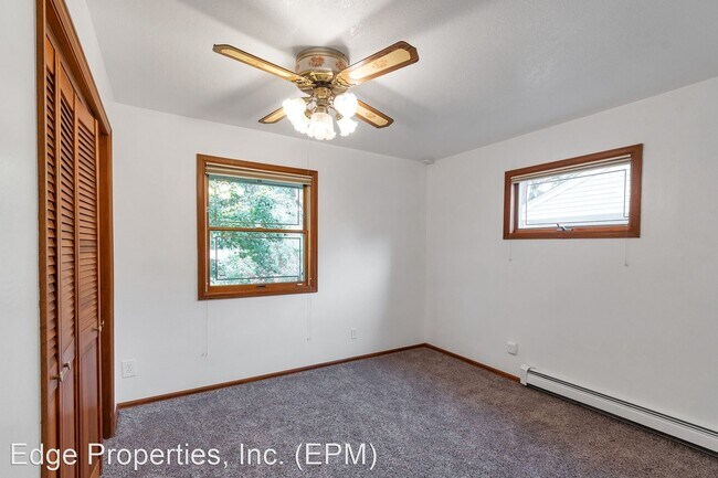 Building Photo - 3 br, 2 bath House - 1140 South Elm Street