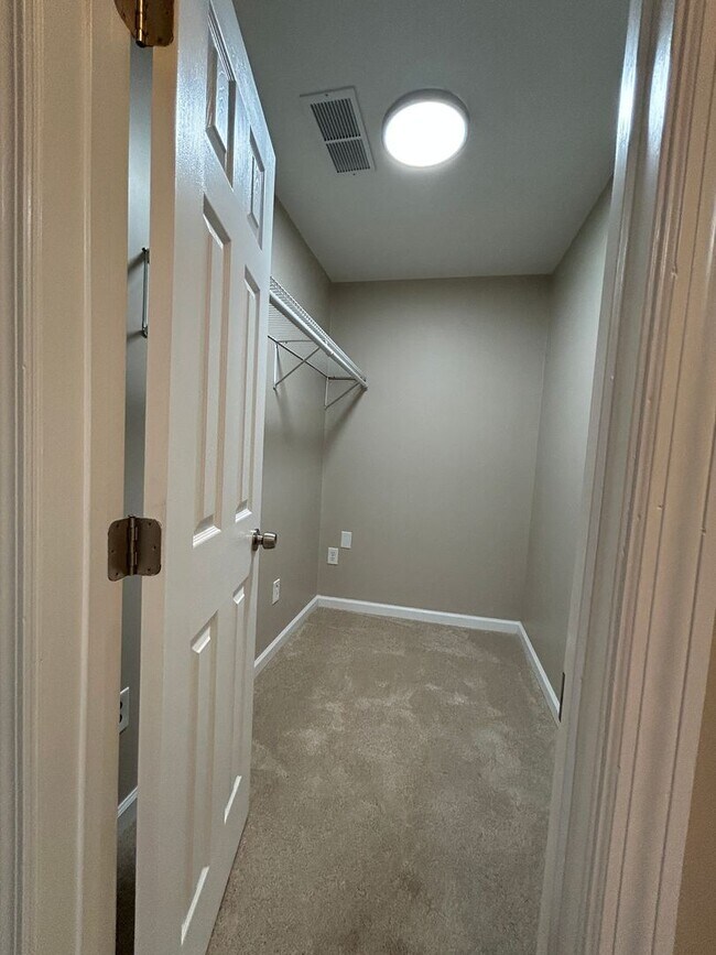 Building Photo - Charming 2 Bedroom/2.5 Bathroom home in Sandfly