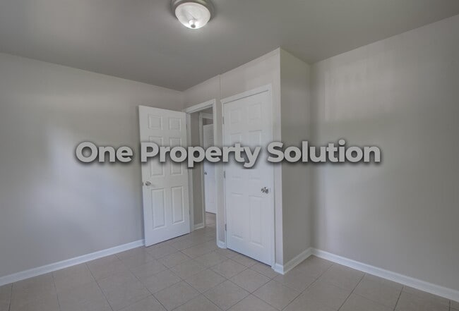 Building Photo - 5001 Carolina St