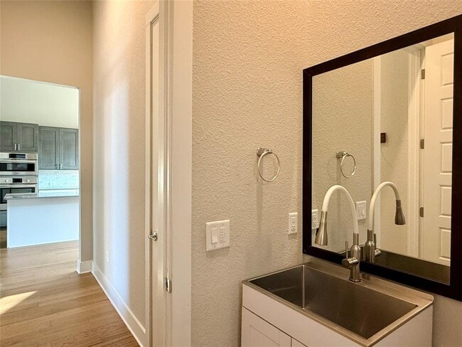 Building Photo - 6325 Florencia Ln