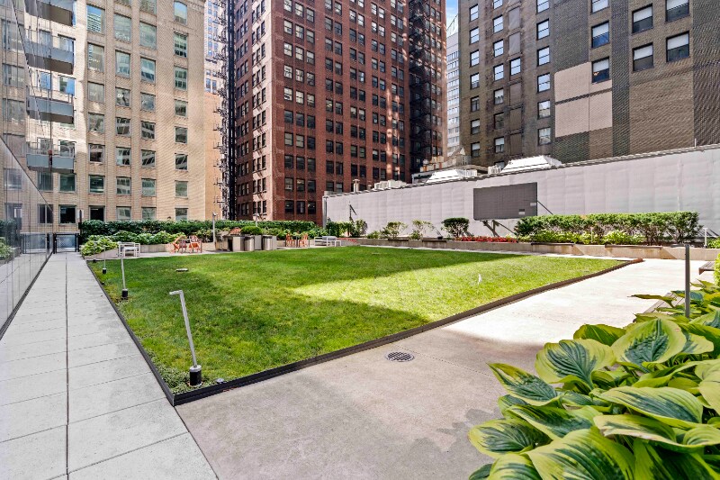 Building Photo - 207 N Garland Ct