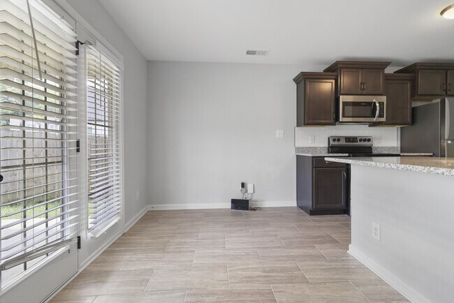 Building Photo - 2985 Gibbs Ln