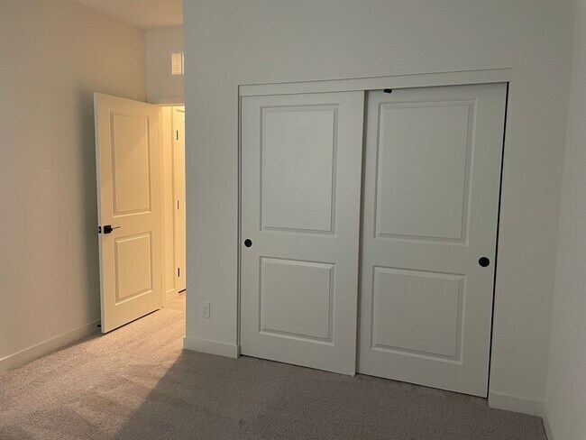 Building Photo - Southwest Las Vegas 2024 Gated Community Brand New Home ,Silverado Ranch  area