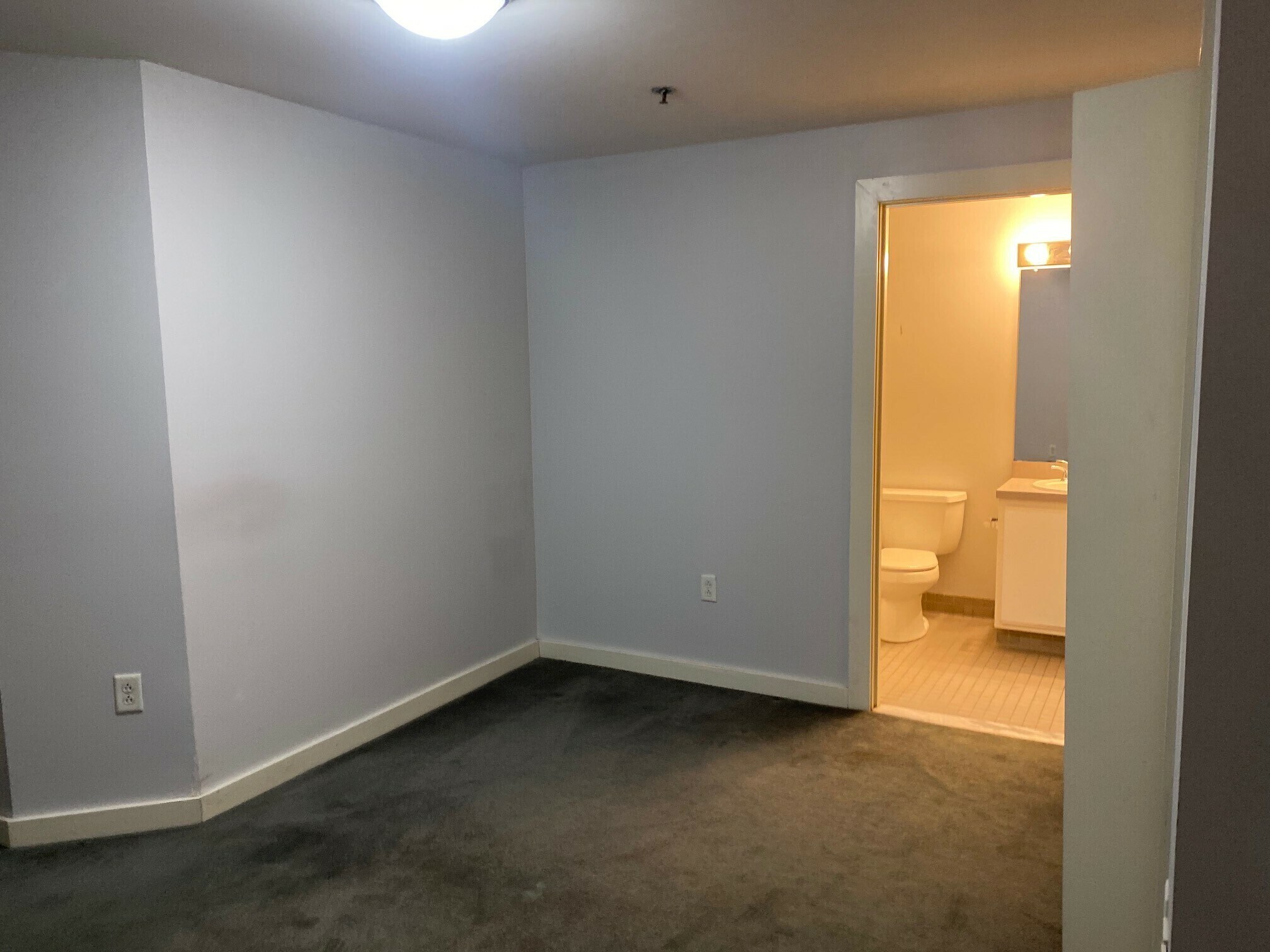 Building Photo - 534 Commonwealth Ave