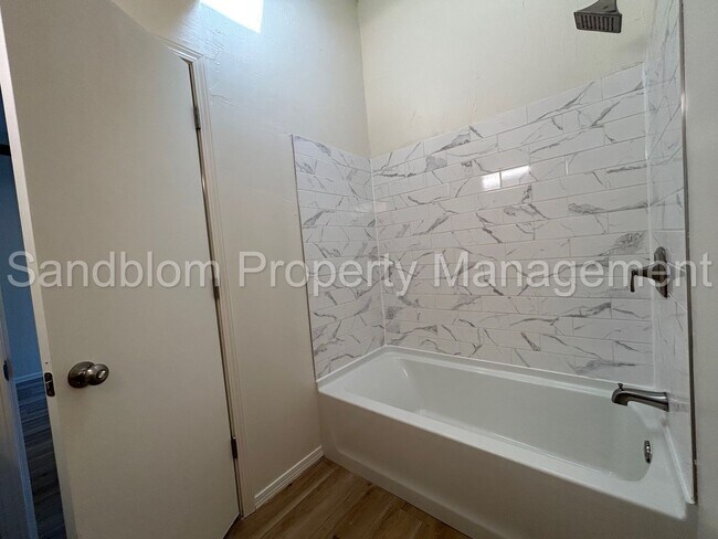 Building Photo - For Lease | South Tulsa - Union Schools | $1800 Rent