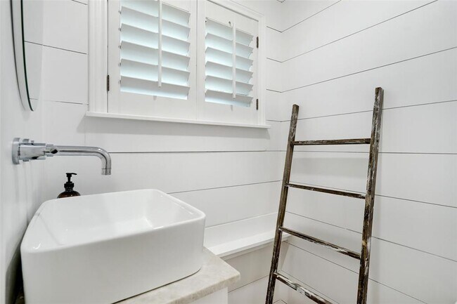Building Photo - 12419 Mossycup Dr